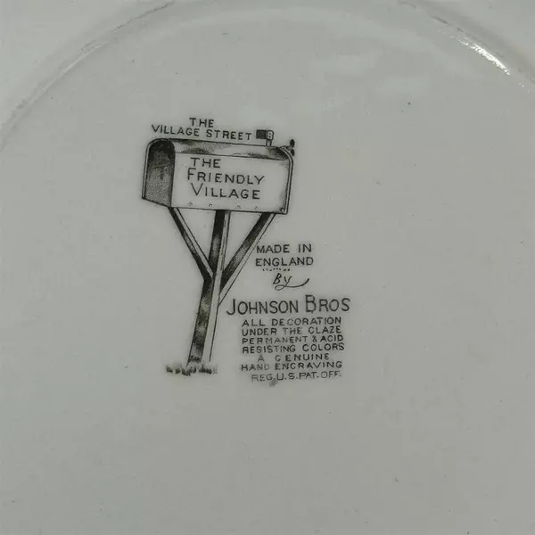 VTG Johnson Bros FRIENDLY VILLAGE 10.5" Buffet Dinner Plate Village Street