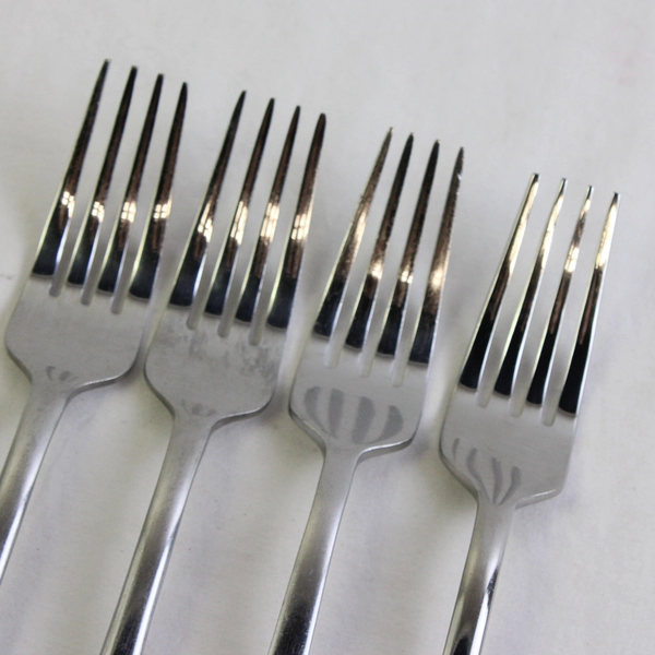 Lot of 4 Oneida Silver Surge Pattern Dinner Forks 7.75 Inches Long