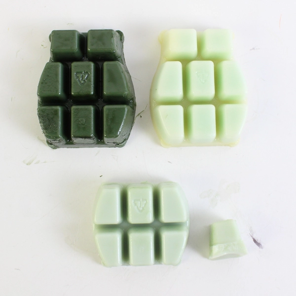 Lot Of 3 Authentic Scentsy Melts 2.6 Oz Iridescent Pearl, Aloe Cucumber, Plaid