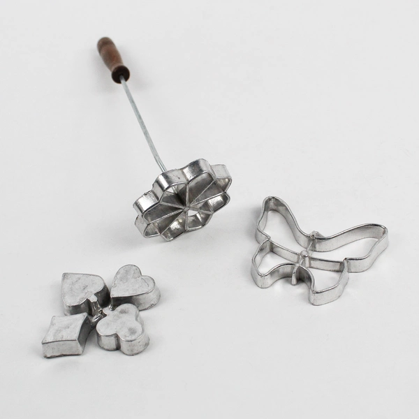 Lot of 3 Vintage Buñuelos Rosette Irons with Handle