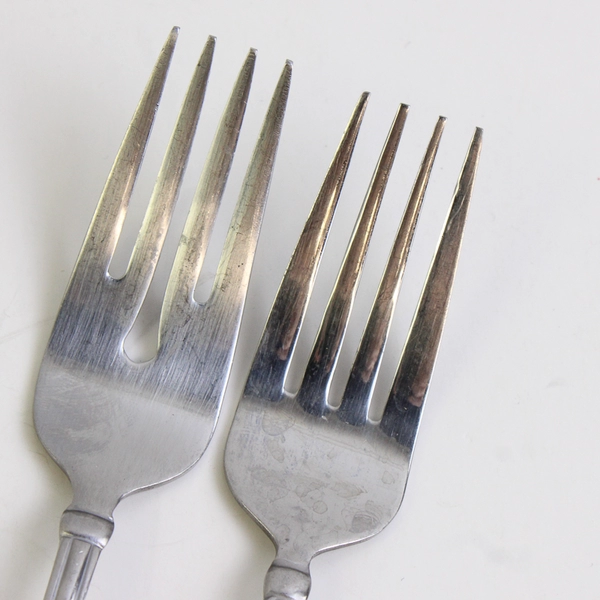 Lot Of 5 Cambridge Silver Allure Salad Forks Two Styles Indented & Non Indented