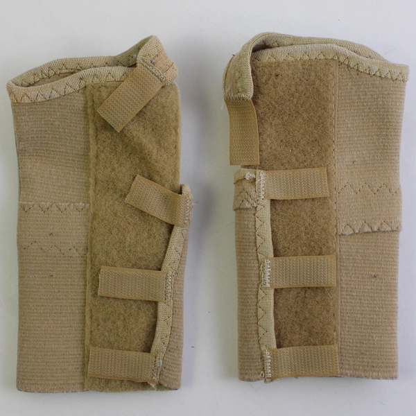 Set of 2 Flex-Support Size M Left and Right Wrist Brace Elastic and Faux Leather