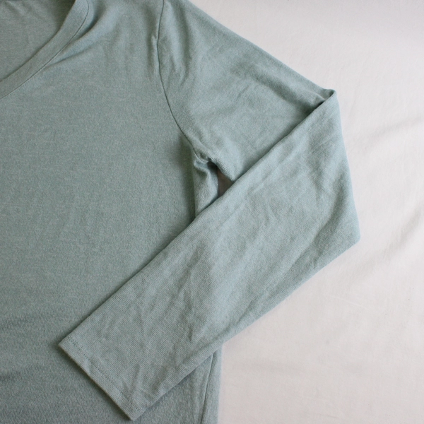 Matty M Solid Blue Color Knitted Long Sleeve V-Neck Top Women's Size L