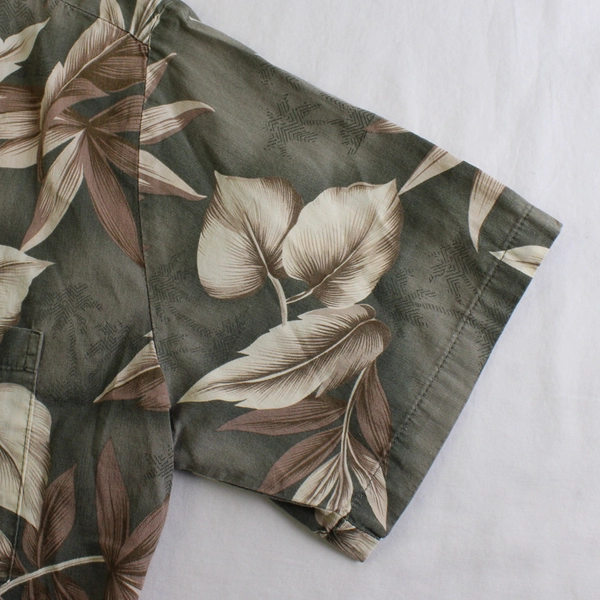 Palmwave Hawaii Shirt Men’s M Gray Tan Aloha Leaf Print Button Up 100% Cotton