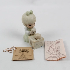 Precious Moments Collectors Club Figure “Always Room For One More” 1988 C-0009