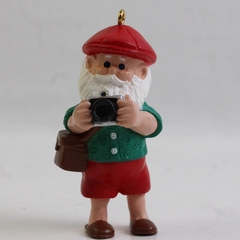 Vintage 1989 Hallmark Camera Claus Christmas Ornament 2 1/4"