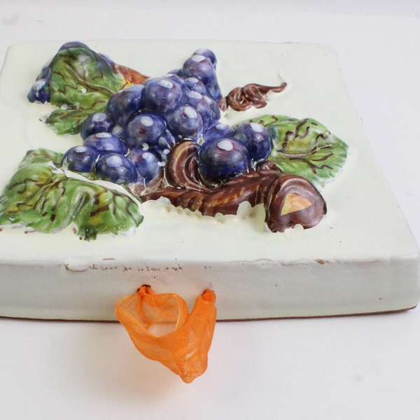 INTRADA Hand-Painted Bunch of Grapes Ceramic Wall Hanging 6 1/4" x 6 1/4" 