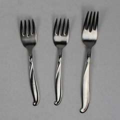 Lot of 3 Wallace Silver Modernaire Pattern 2 Salad & 1 Dinner Forks Stainless 