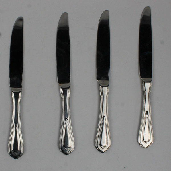 Lot of 4 Wallace Silver Montre Pattern Dinner Knives Stainless 9 Inches Good
