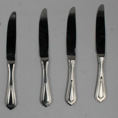 Lot of 4 Wallace Silver Montre Pattern Dinner Knives Stainless 9 Inches Good