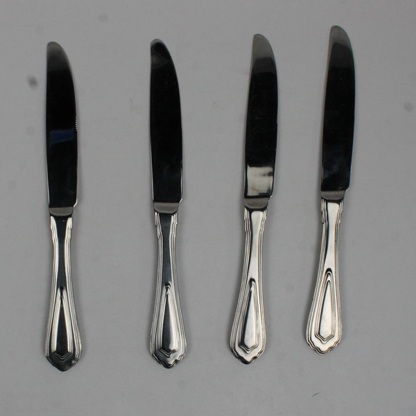Lot of 4 Wallace Silver Montre Pattern Dinner Knives Stainless 9 Inches Good