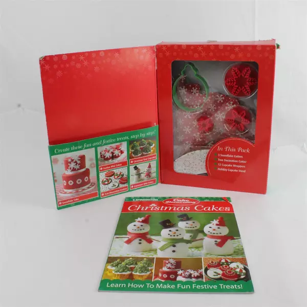 DeAgostini Christmas Cake Decorating Kit New Opened Box Holiday Baking