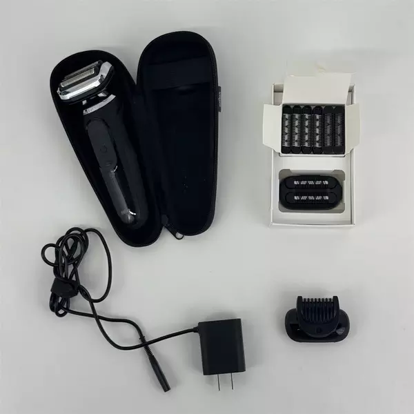 Braun S7 Razor with EasyClick Stubble Beard Trimmer Attachment