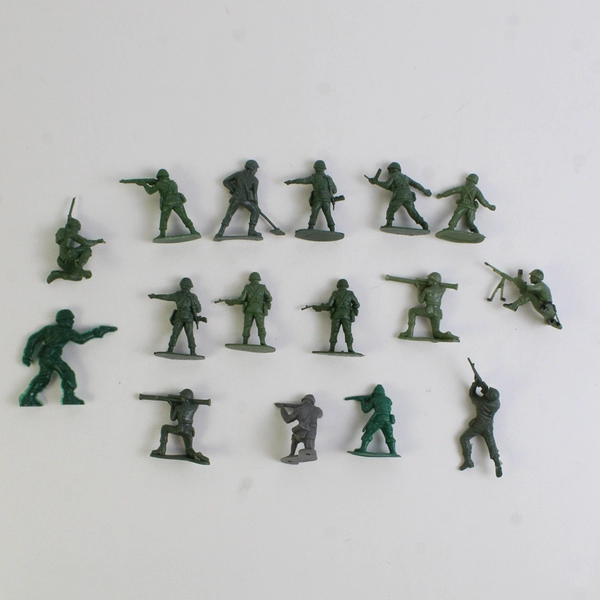 Unbranded Lot of 16 Vintage Army Men Various Figures and Poses