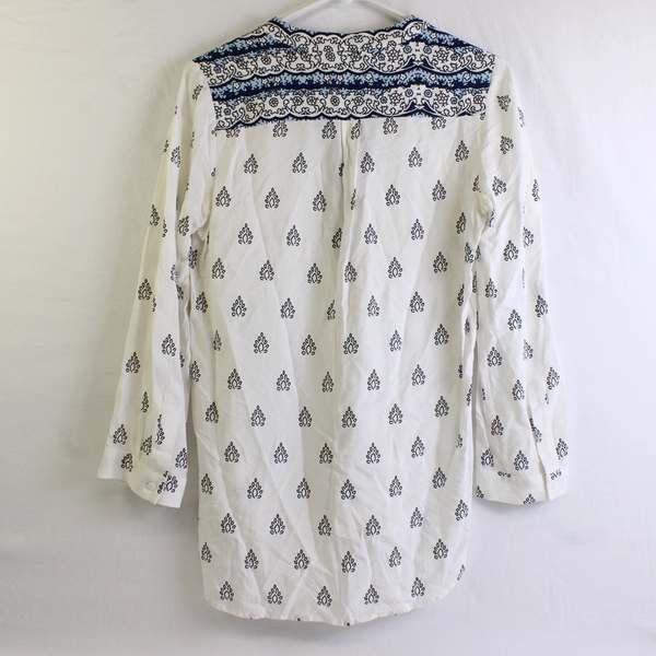 Market & Spruce Women's S White and Blue Roll Tab Sleeve Blouse