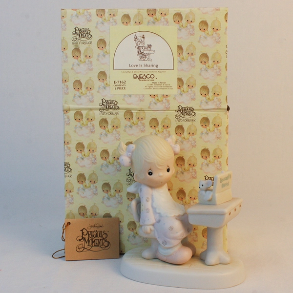 Enesco Precious Moments Figure “Love Is Sharing” 1981 E-7162 Fish ProductionMark