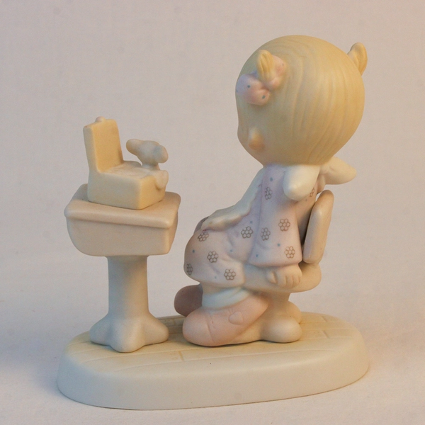 Enesco Precious Moments Figure “Love Is Sharing” 1981 E-7162 Fish ProductionMark