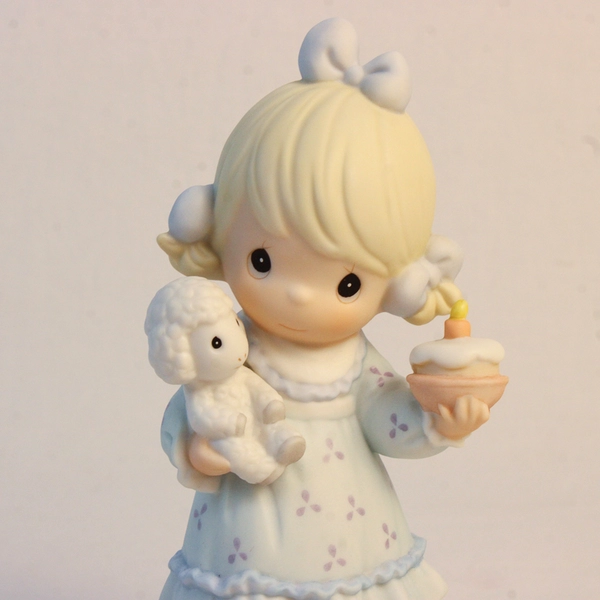 Enesco Precious Moments Figure “Happy Birthday To Ewe” 1999 #531561 Star Mark