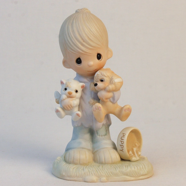 Enesco Precious Moments Figure “Blessed Are The Peacemakers” 1979 E-3107