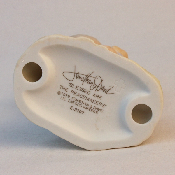 Enesco Precious Moments Figure “Blessed Are The Peacemakers” 1979 E-3107