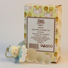 Enesco Precious Moments Figure “Angel With Snowflake Trio Ornament” 2002 #952346