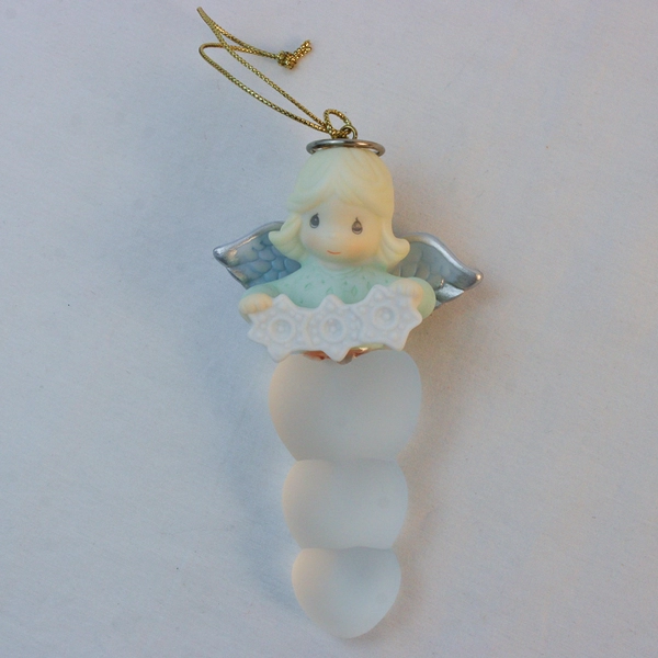 Enesco Precious Moments Figure “Angel With Snowflake Trio Ornament” 2002 #952346