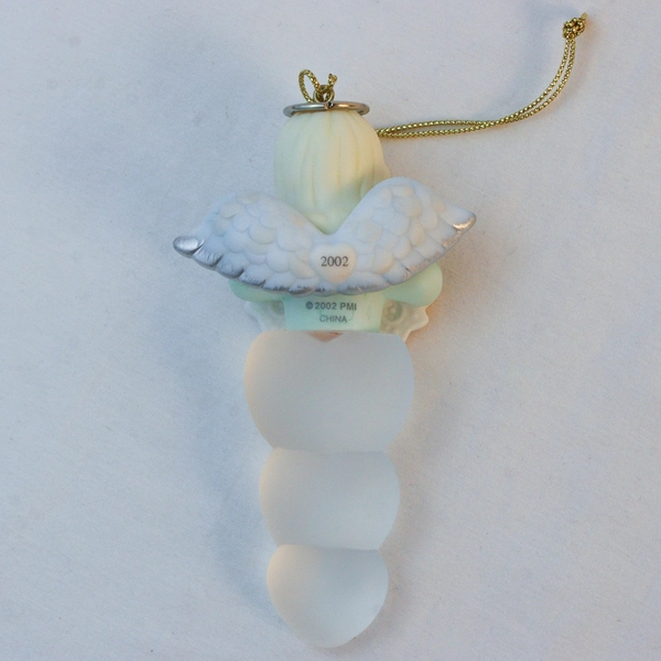 Enesco Precious Moments Figure “Angel With Snowflake Trio Ornament” 2002 #952346