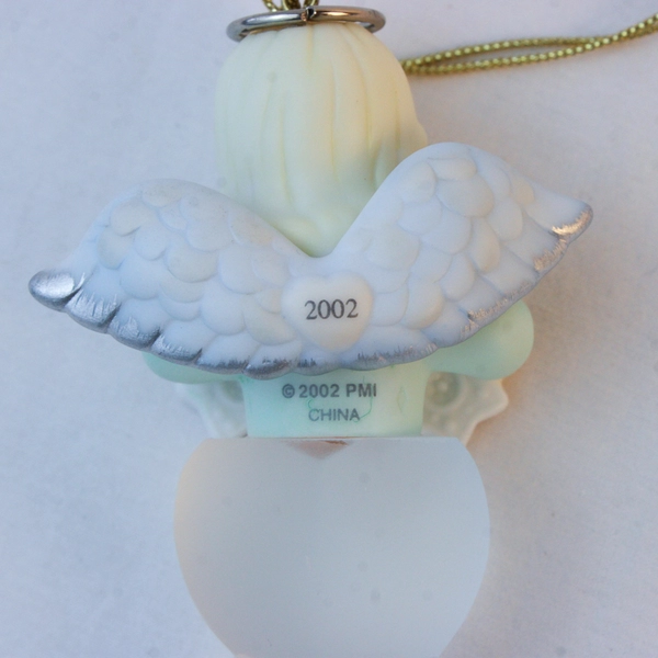 Enesco Precious Moments Figure “Angel With Snowflake Trio Ornament” 2002 #952346