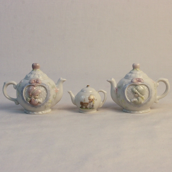 Enesco Precious Moments Figure “Girls Having Tea” Salt & Pepper Shakers #301493