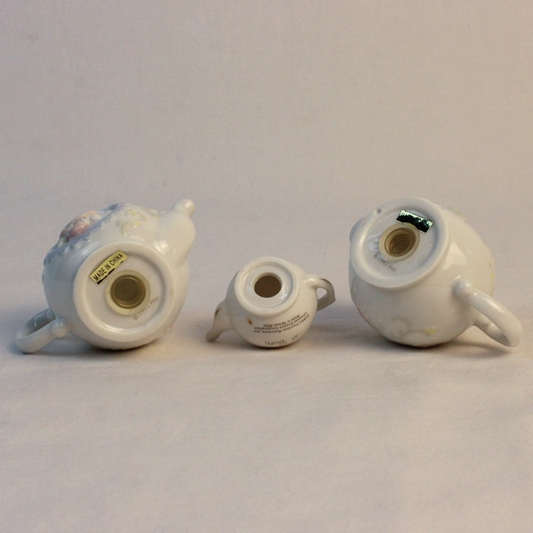 Enesco Precious Moments Figure “Girls Having Tea” Salt & Pepper Shakers #301493