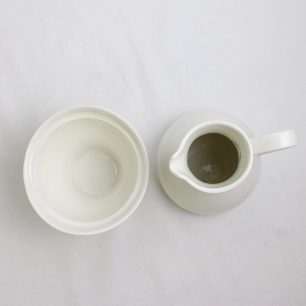 2 Piece Set Modern Style White Ceramic Sugar Bowl and Creamer