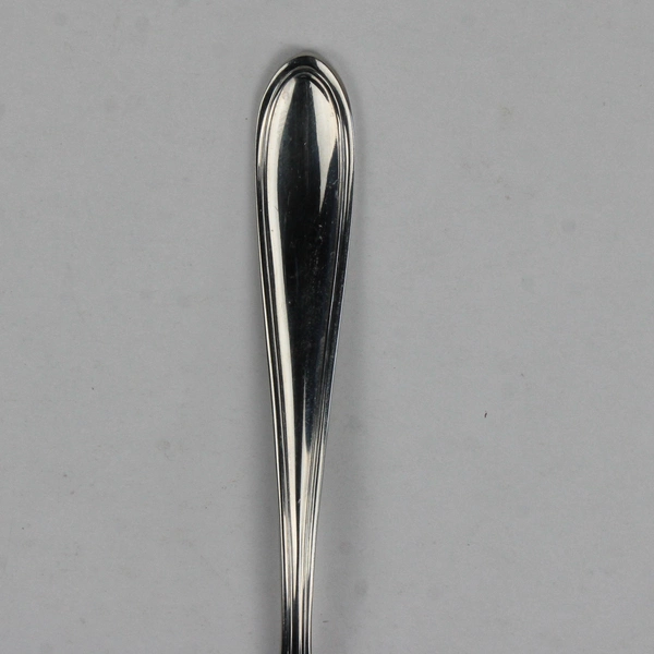 Lot Of 2 Wallace Silver Modern Thread Pattern Sugar Shell Spoon 18/10 SS 6"