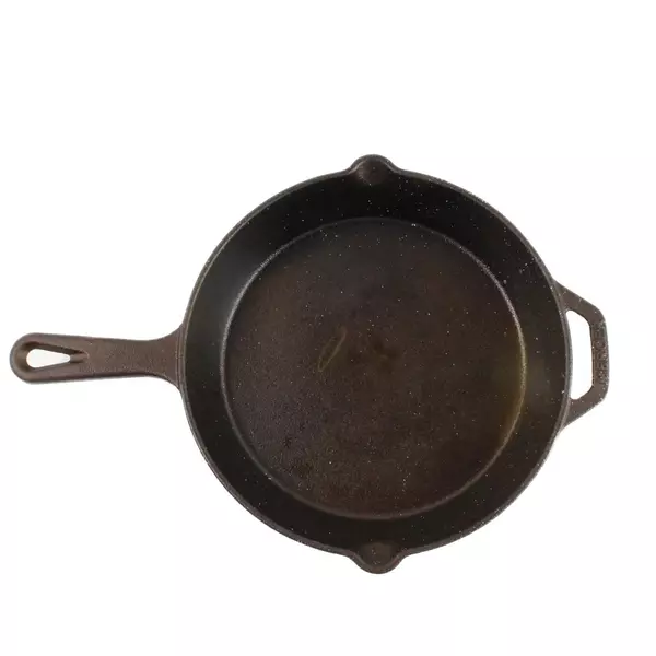Mercer Culinary 10.25 Inch Cast Iron Skillet Heavy Duty Fry Pan