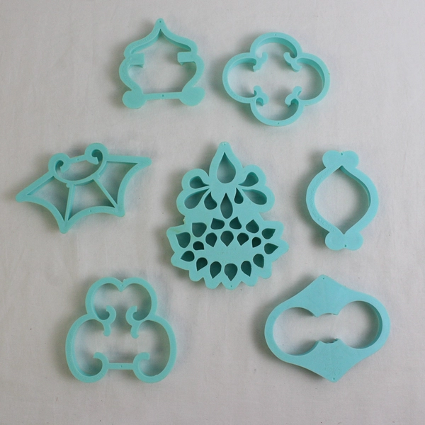 Set of 7 VTG 1972 Wilton Plastic Pattern Press Cake Decorating Pieces
