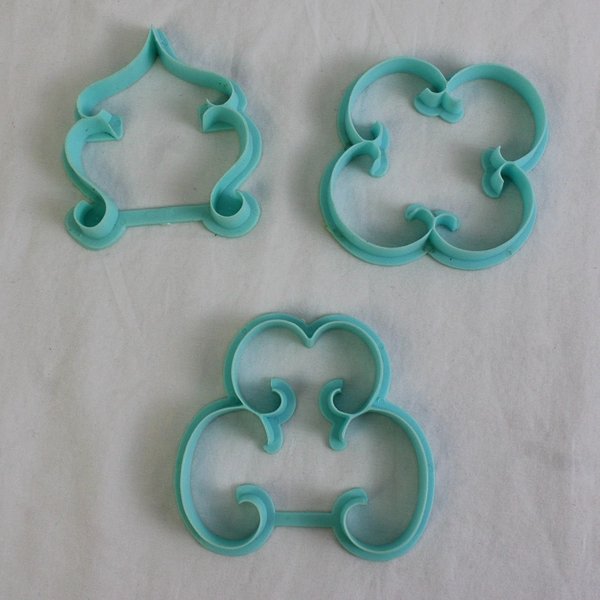 Set of 7 VTG 1972 Wilton Plastic Pattern Press Cake Decorating Pieces