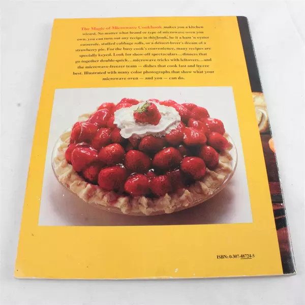 The Magic of Microwave Cookbook by Magic Chef Paperback