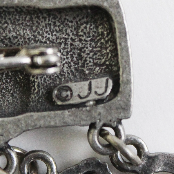 Vintage JJ Golf Bag With Charms Pewter Brooch Signed