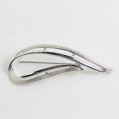 Vintage Sarah Coventry Silver Tone Brooch Pin 2.75 inches