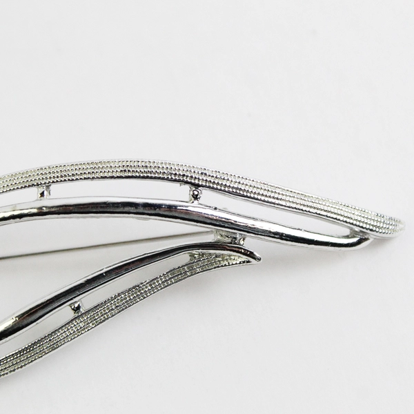 Vintage Sarah Coventry Silver Tone Brooch Pin 2.75 inches