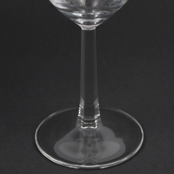 Lot Of 4 Matching Unbranded Short Clear Glass Wine Glasses 7" Tall