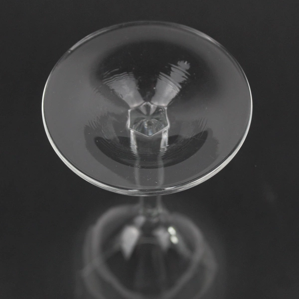 Lot Of 4 Matching Unbranded Short Clear Glass Wine Glasses 7" Tall