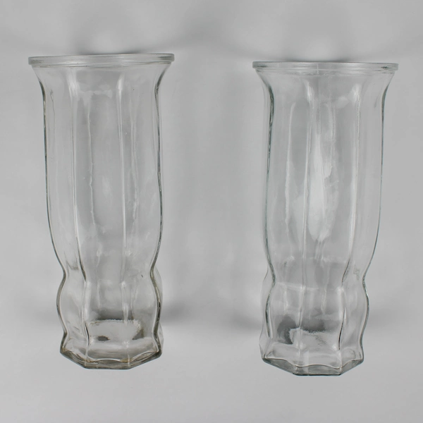 Lot Of 2 Matching Unbranded Clear Glass Decorative Vases Tulip Shaped  10" Tall