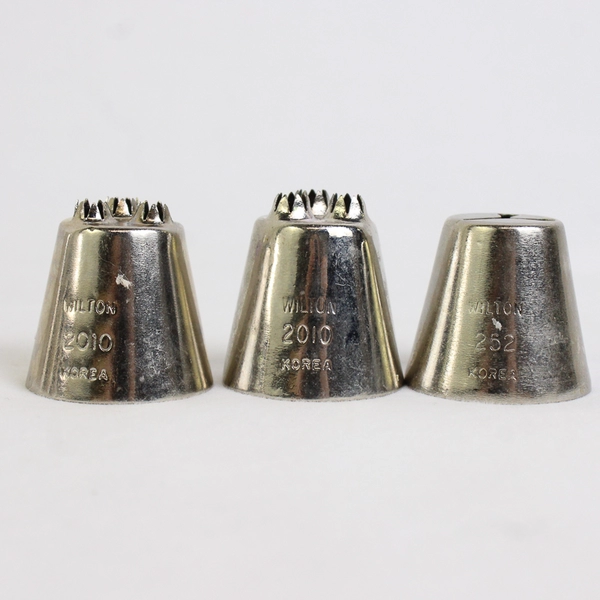 Lot of 7 Vintage Wilton Stainless Icing Nozzles