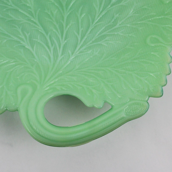 Vintage Fenton Jadeite Lettuce Leaf Plate 10.5"