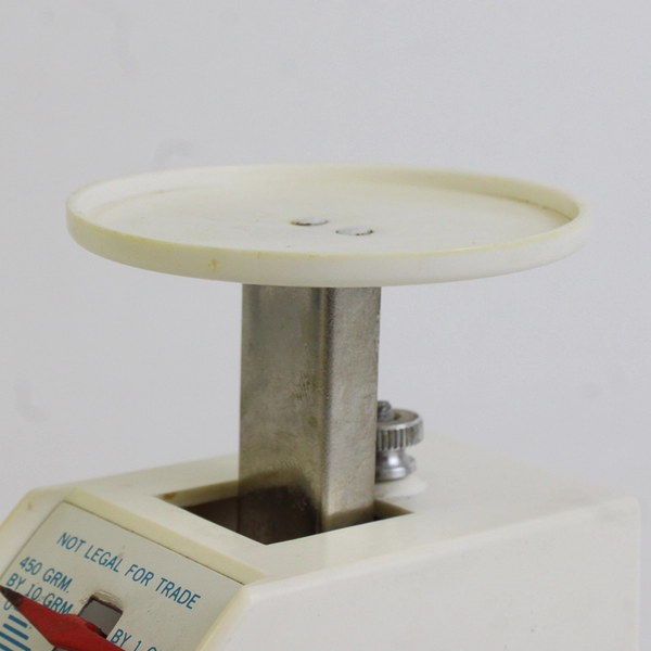 Vintage American Family Scale Co. Diet Scale Grams and Ounces