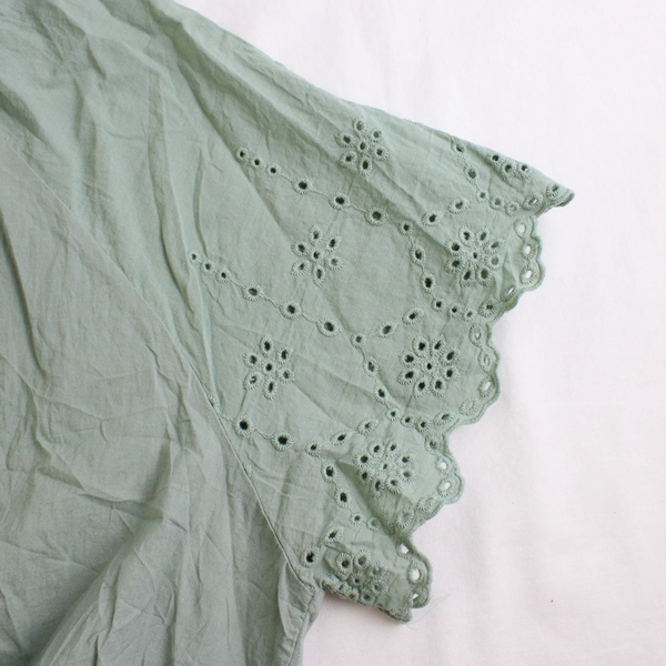 Truself Women's 1X Green Woven and Lace Pullover Blouse