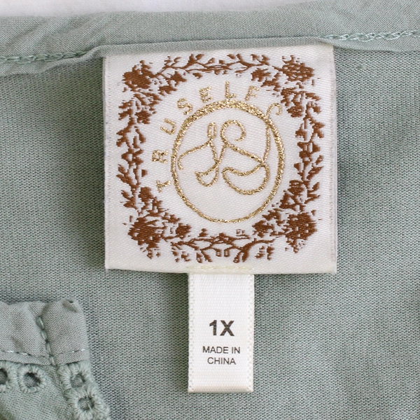 Truself Women's 1X Green Woven and Lace Pullover Blouse