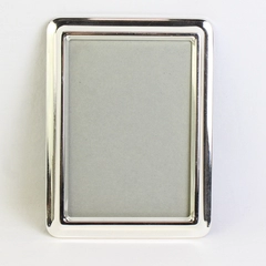 Retro Silver-Tone Tabletop Picture Frame 5" x 7"