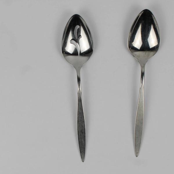 Set of 2 Oneidacraft Deluxe Stainless Wintersong Serving Spoons