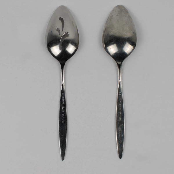 Set of 2 Oneidacraft Deluxe Stainless Wintersong Serving Spoons